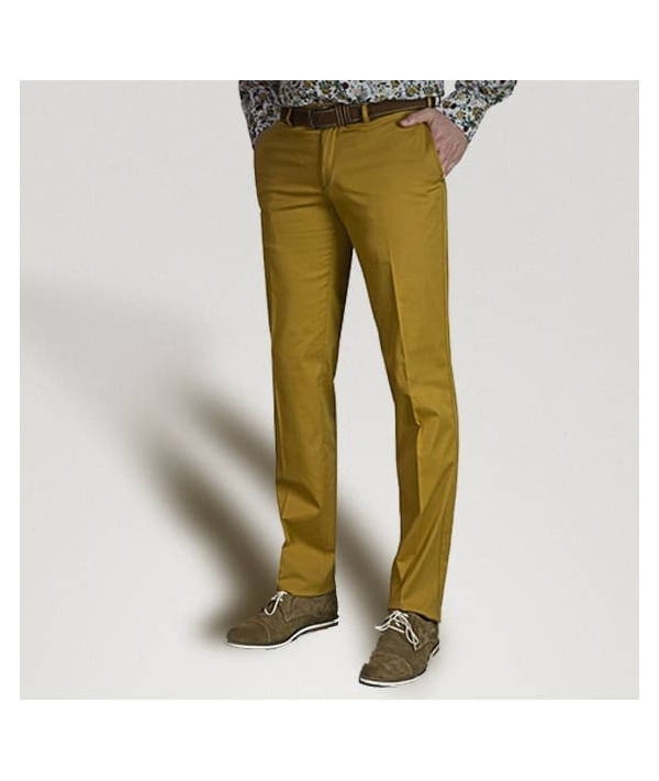 Pantalon Chino Ocre : Élégance et Confort au Quotidien