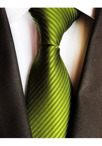 Cravate Vert Gazon : Élégance et Style au Rendez-vous