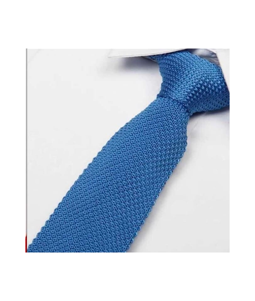Cravate Tricot Bleu Ciel - Élégance et Confort | [Marque]