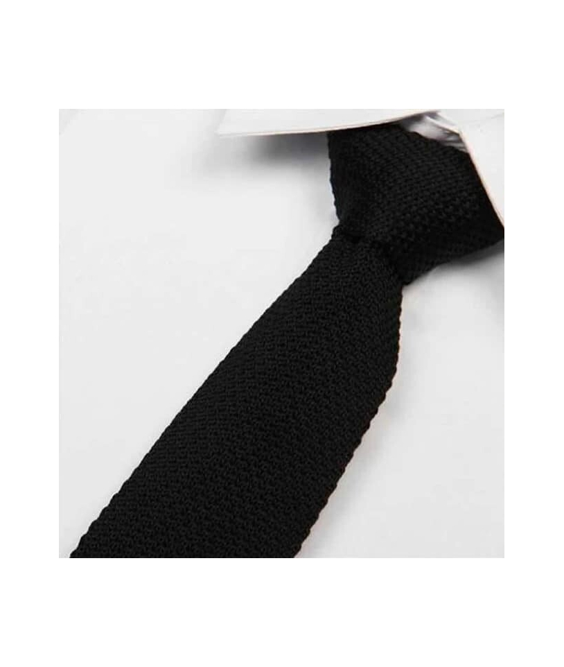 Cravate Tricot Noir Élégante pour un Style Unique