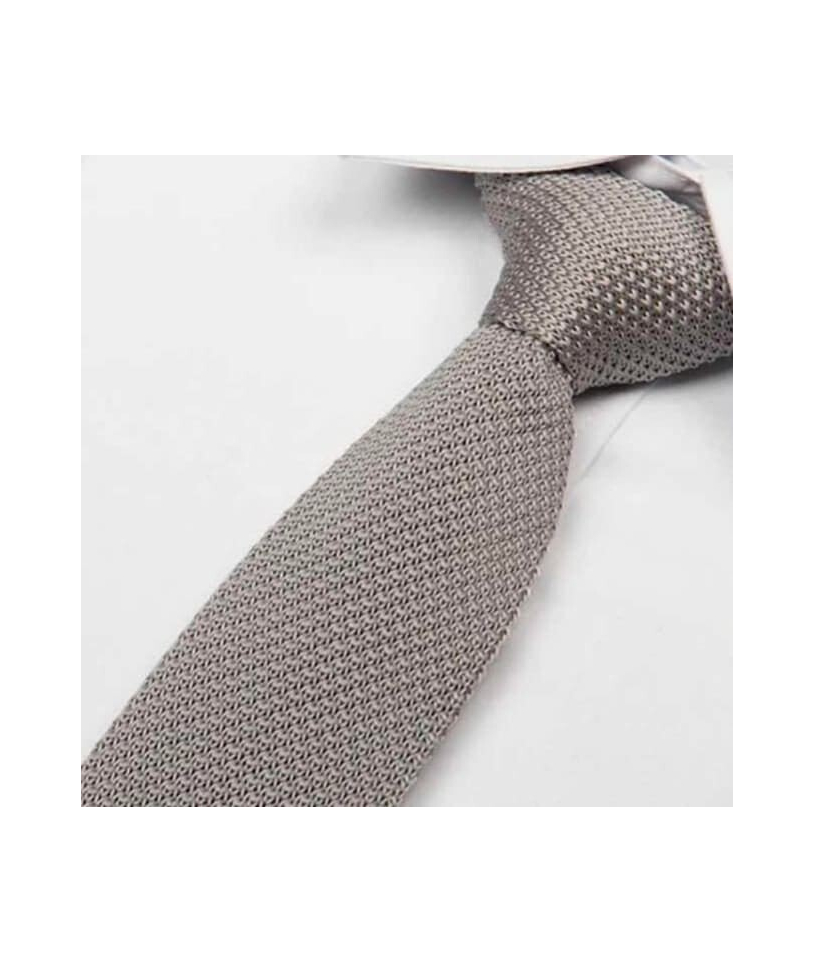 Cravate Tricot Gris Clair - Élégance et Style Assuré