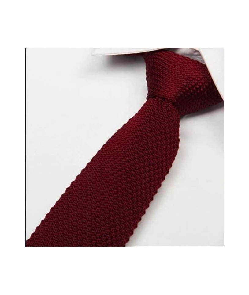 Cravate Tricot Bordeaux Élégance et Style Unique