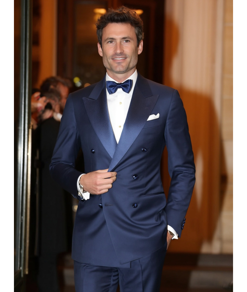 Smoking Bleu Croisé : Élégance et Style Inégalés