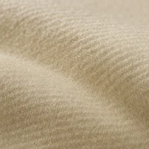 Smoking croisé 2 boutons col châle blanc crème — détail macro tissu