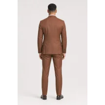 Costume mariage terracotta — vue de dos porté
