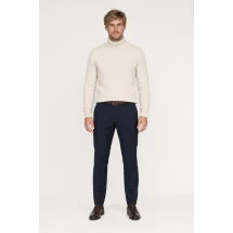 Pull col roulé torsade beige — porté face — sur mesure — Costume Privé Paris