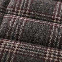 Doudoune sans manche gris carreaux violet — détail macro tissu