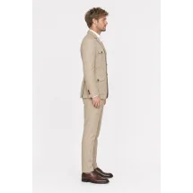 Veste saharienne lin beige sable — vue profil porté