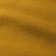Veste saharienne lin ocre — détail macro tissu
