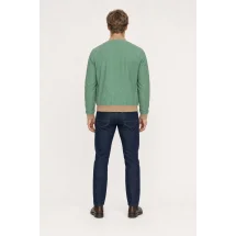 Blouson nubuck vert tendre MA1 Steve - Style et confort pour hommes. — vue de dos porté