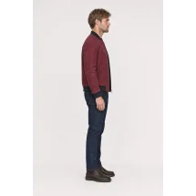 Blouson nubuck rouge foncé MA1 Steve — vue profil porté