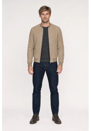 Blouson nubuck beige sable MA1 Steve — porté face — sur mesure — Costume Privé Paris