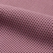 Polo coton piqué manche courte rose — détail macro tissu