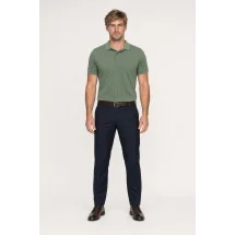 Polo coton piqué manche courte vert gazon — porté face — sur mesure — Costume Privé Paris