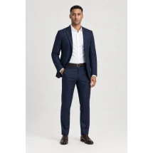 Veste bleu foncé nattée — porté décontracté veste ouverte