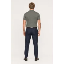Pull polo manche courte vert olive — vue de dos porté