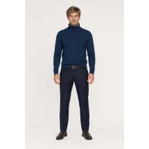 Pull col roulé bleu indigo — porté face — sur mesure — Costume Privé Paris