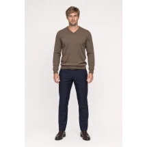 Pull col V brun — porté face — sur mesure — Costume Privé Paris