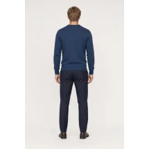 Pull col rond bleu indigo — vue de dos porté