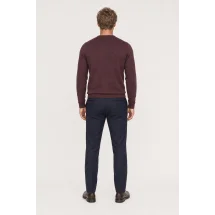Pull col rond bordeaux — vue de dos porté