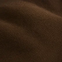 Pull polo manche longue marron — détail macro tissu