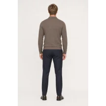 Pull polo manche longue brun — vue de dos porté