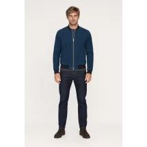 Blouson Suede bleu canard MA1 Steve — porté face — sur mesure — Costume Privé Paris
