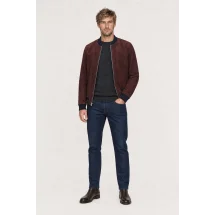 Blouson Suede bordeaux MA1 Steve — porté veste partiellement ouverte