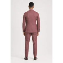 Costume mariage rouge clair champêtre — vue de dos porté