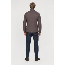Veste matelassée marron — vue de dos porté