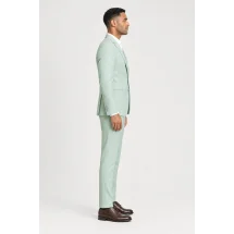 Costume mariage vert menthol — vue profil porté