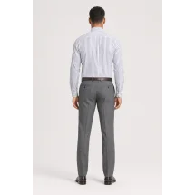 Chemise blanche à double rayure bleue - Style élégant pour hommes — vue de dos portée