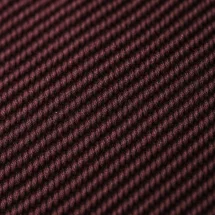 Costume mariage bordeaux — détail macro tissu