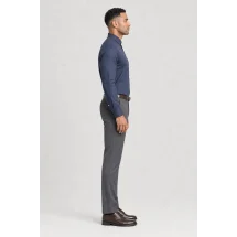 Chemise Denim Bleu Foncé - Style Décontracté et Élégant pour Hommes. — vue profil portée