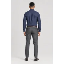 Chemise Denim Bleu Foncé - Style Décontracté et Élégant pour Hommes. — vue de dos portée
