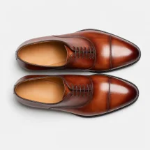 Chaussures Richelieu bout droit cognac patiné — vue alternative finition