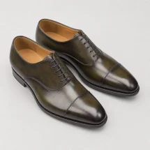 Chaussures Richelieu bout droit vert patiné — packshot — Costume Privé Paris