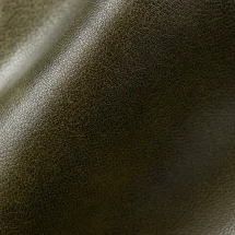 Chaussures Richelieu bout droit vert patiné — détail matière macro