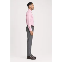 Chemise à carreaux rose et bleu — vue profil portée