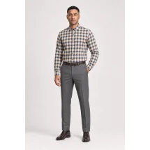 Chemise carreaux beige — portée veste ouverte décontractée