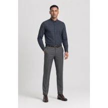 Chemise carreaux bleu — portée veste ouverte décontractée