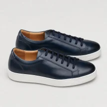 Baskets cuir bleu patiné — packshot — Costume Privé Paris