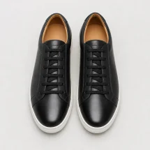 Baskets cuir noir patiné — packshot — Costume Privé Paris