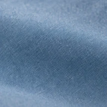 Chemise Denim Bleu Moyen — détail macro tissu et col