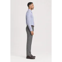 Chemise Larges Rayures Bleu Rouge — vue profil portée