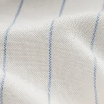 Chemise Blanche Larges Rayures — détail macro tissu et col