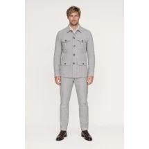 Saharienne Suède gris clair Roger — porté face — sur mesure — Costume Privé Paris