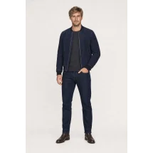 Blouson Suede bleu MA1 Steve — porté veste partiellement ouverte