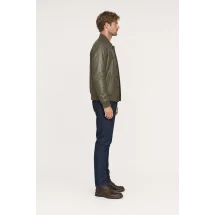 Blouson Cuir vert MA1 Steve — vue profil porté