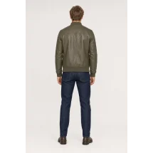 Blouson Cuir vert MA1 Steve — vue de dos porté